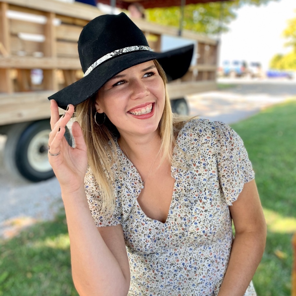 Meet your Posher, Alaina